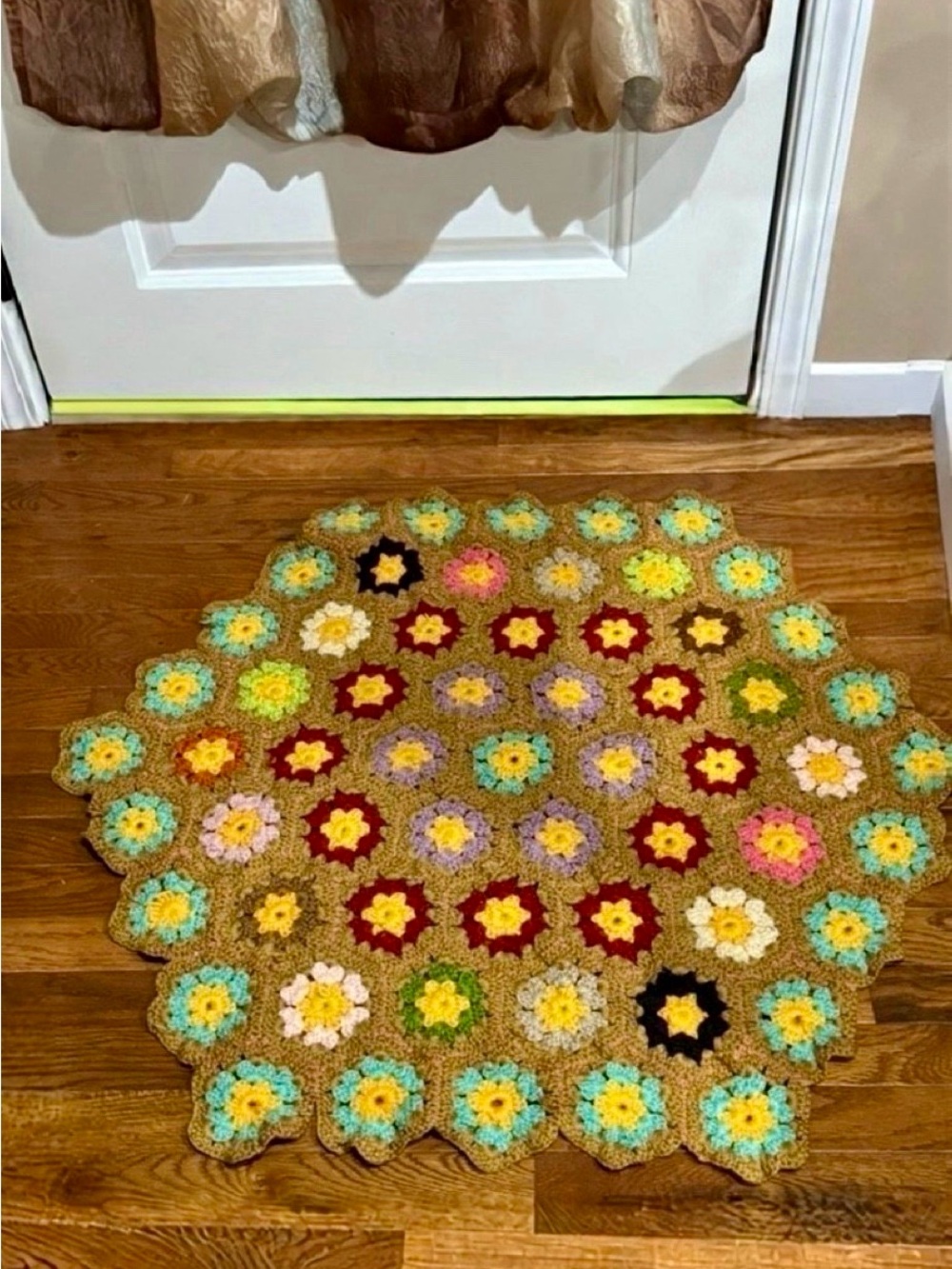 🌺Rare Find, Handmade, Vintage, Crocheted, African Flower, Hexagonal Afghan🌸🌺